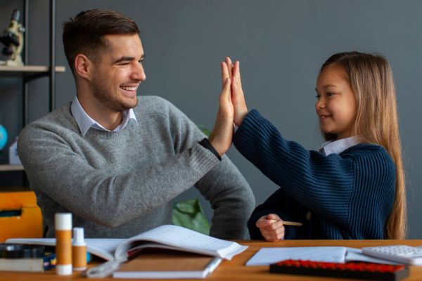 Aidez vos enfants à surmonter ses difficultés à l'école en choisissant un excellent cours de soutien