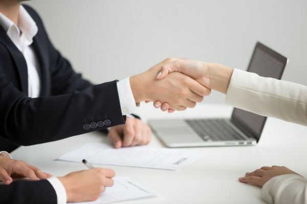 comment favoriser l'égalité des chances dans l'accès à l'emploi dans notre société ?