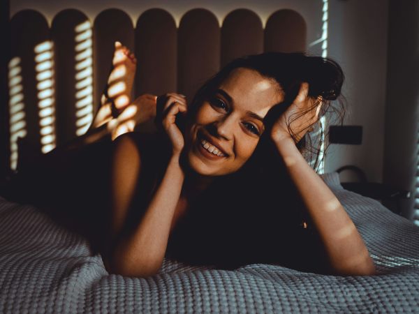 Les rituels du soir pour un sommeil réparateur et une peau éclatante.