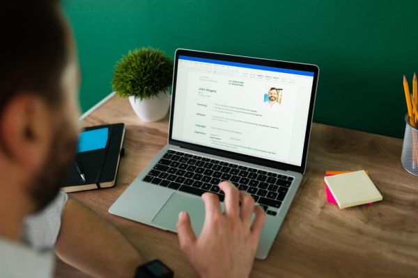 les stratégies pour se démarquer sur les plateformes de recrutement en ligne