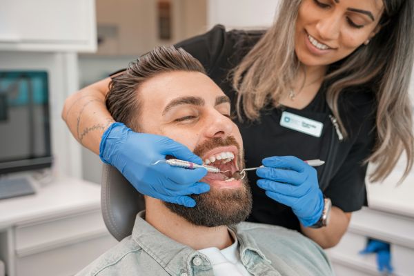 Qui gagne le plus entre un dentiste et orthodontiste ?